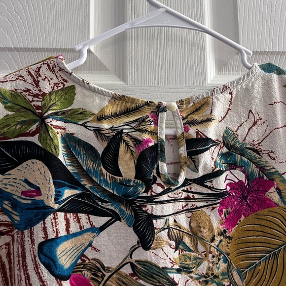 Blouse - Picture 2 of 3